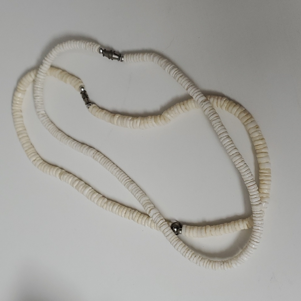 Vintage 90s early 2000s puka shell necklaces bundle of two